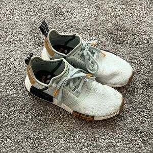 NMD R1 SHOES